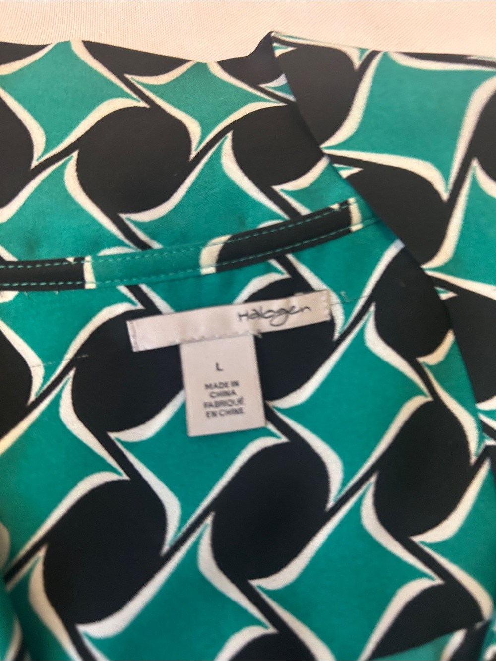 Halogen Green and Black Geometric Tie-Neck Sleeveless Top - Picture 2 of 7